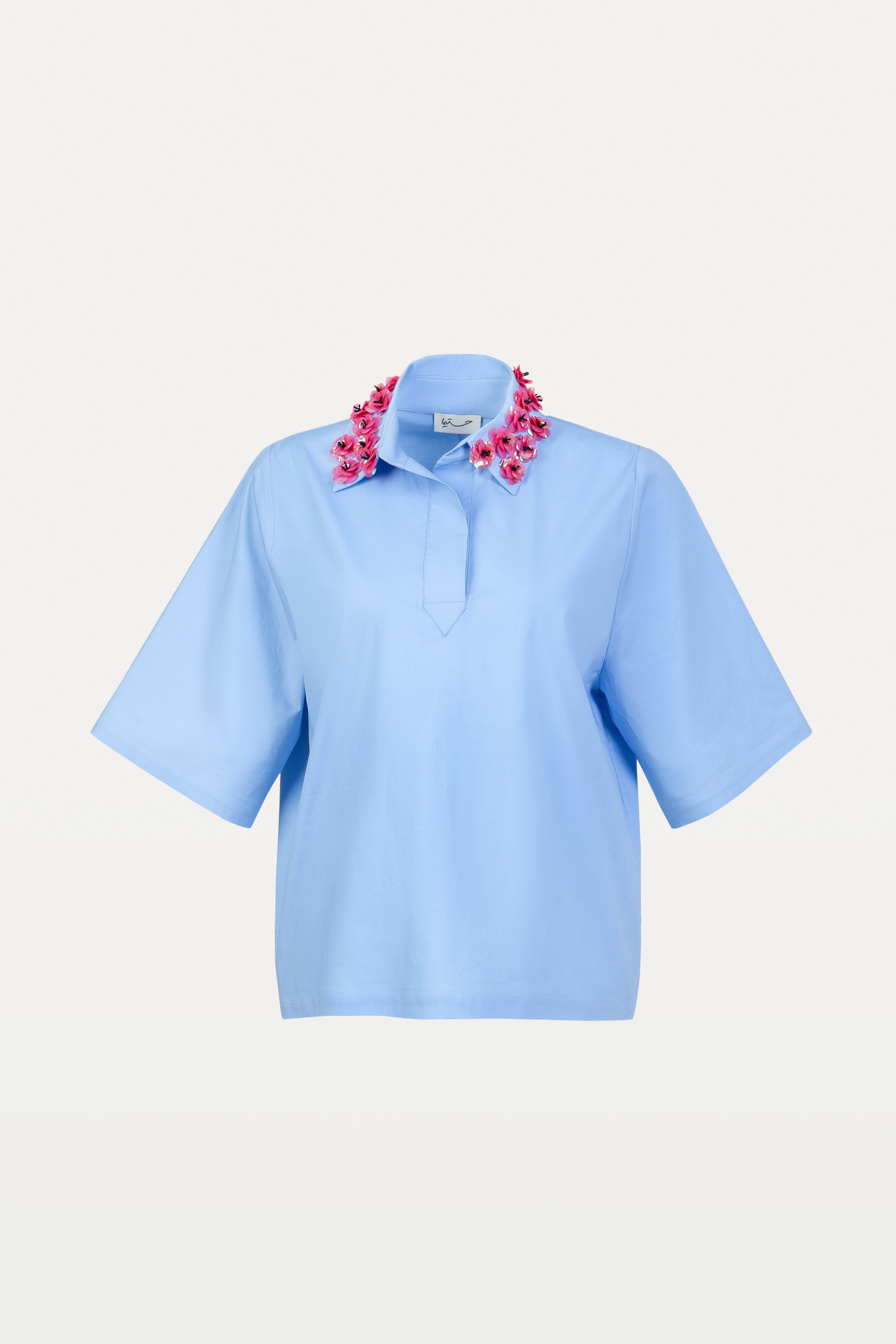 T-Shirt with Decorative Flowers on Collars Poplin