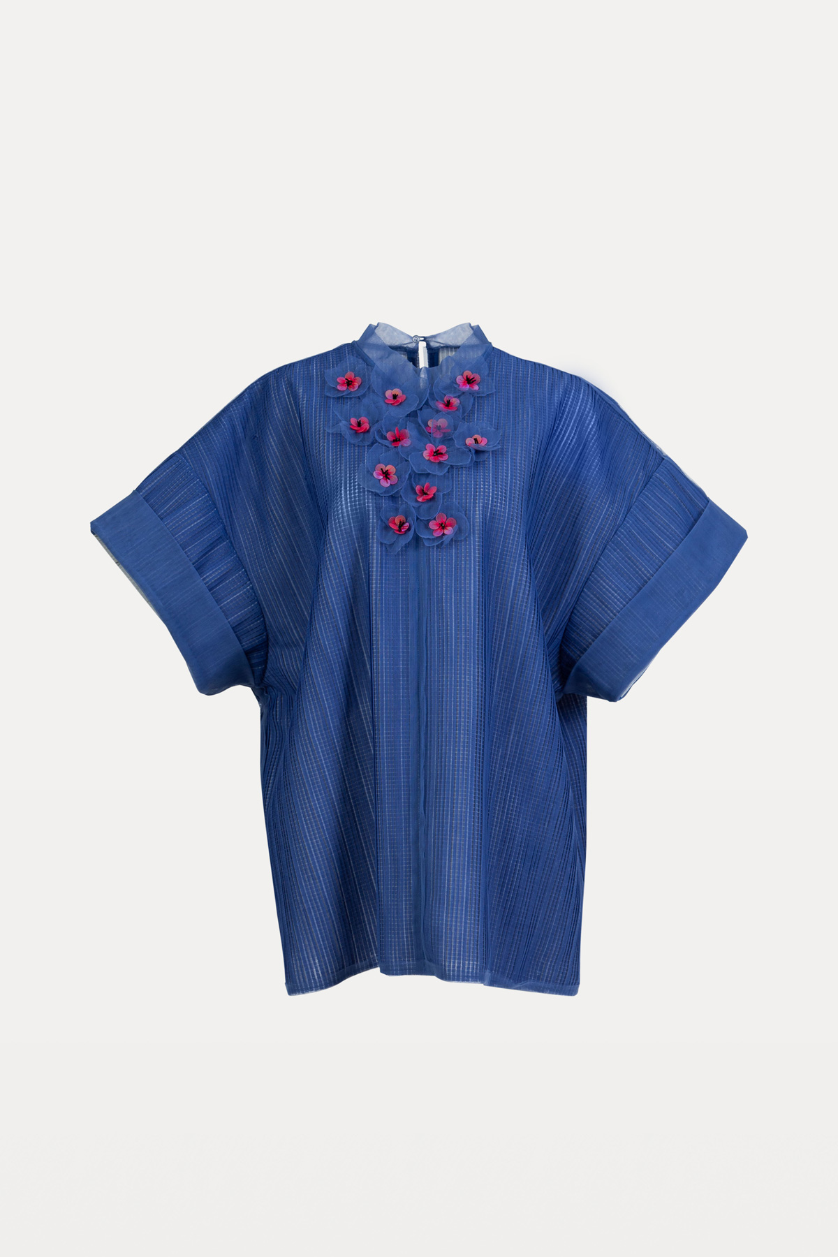 Short Kaftan with flower decorations 